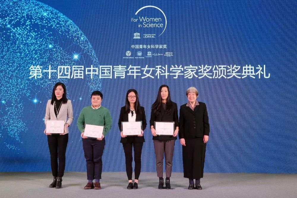 美丽科学家黄茜:30岁获全球科技奖,未留学却震惊世界